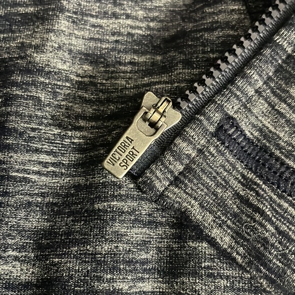 VS Sport Jacket Zip w Thumb Holes Size M Zip pockets - Picture 7 of 14